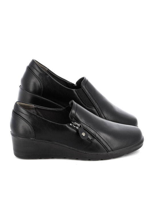 Women's Moccasins in Black Color