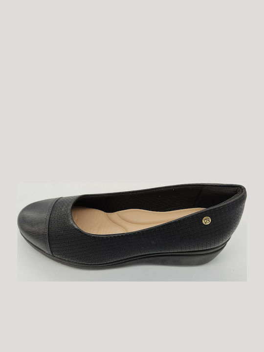 Women's Moccasins in Black Color