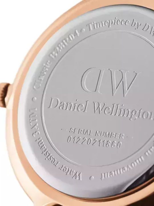 Daniel Wellington Petite Мъжки часовник 28мм На батерия с Метална гривна