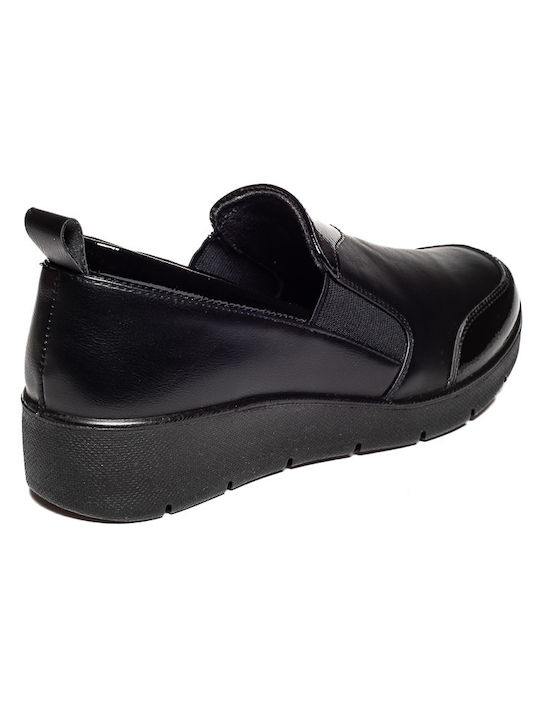 Soft & Flex Patent Leather Women's Moccasins in Black Color