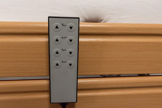 Tecfor Care Ecofit Xtra Pat De Spital Electric Poliedru Cu Bară Laterală Postat Pe Roți Frâne