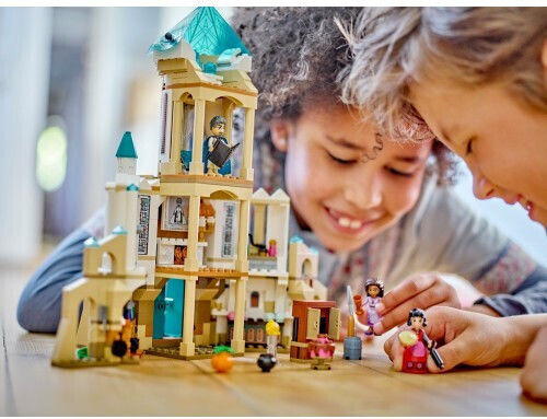 LEGO Castle King Magnifico's Castle for 7+ Years 613 Pieces