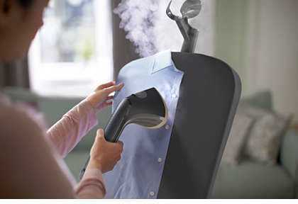 Philips Hand Garment Steamer 2000W with Container 2lt Black