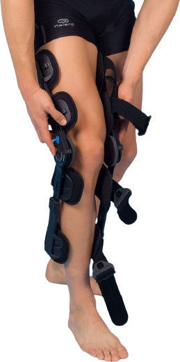 Mobiak Oberschenkel-Knie-Orthese teleskopisch mit Goniometer Schiene Patellofemoral in Schwarz Farbe