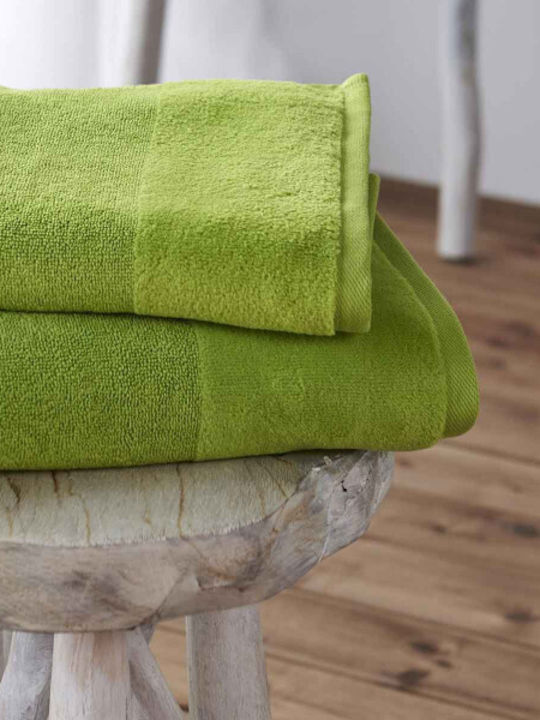 Living Home Bath Towel Softfeel 70x140cm. Green-Apple