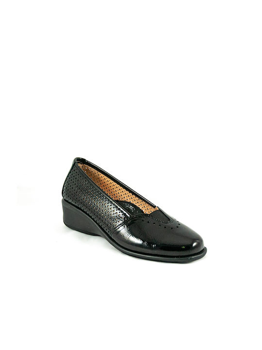 Relax Anatomic Patent Leather Women's Moccasins in Black Color