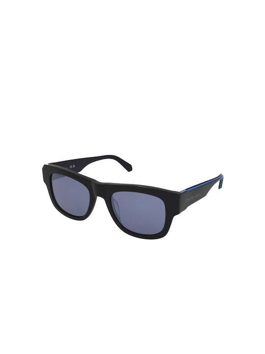 Calvin Klein Sonnenbrillen mit Schwarz Rahmen und Blau Spiegel Linse CKJ22637S 001