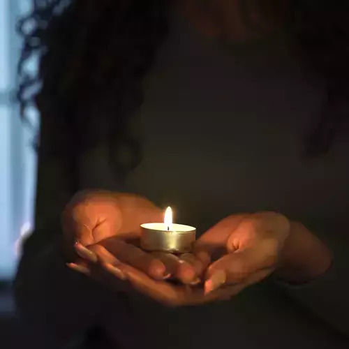 Iso Trade Aromatic Tealights Up To 4 Hours Duration 100 Pieces