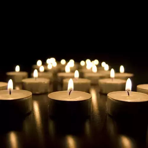 Iso Trade Aromatic Tealights Up To 4 Hours Duration 100 Pieces