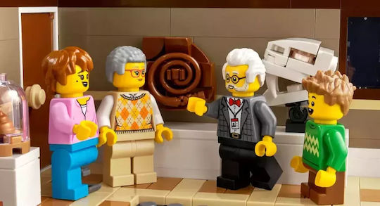 LEGO Icons Natural History Museum For Age 18+