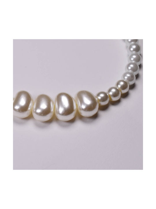 One Necklace with Pearls