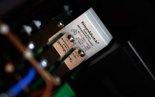 GigaWatt PC-2 EVO Πολύπριζο / Filter / Isolator Ασημί