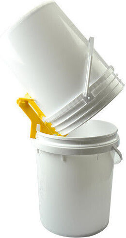 Beekeeping Accessories Plastic Container Stand 000918