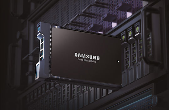 Samsung Enterprise PM983 SSD 7.7TB τύπου 2.5'' με σύνδεση PCI Express 3.0 MZQLB7T6HALA-00W07