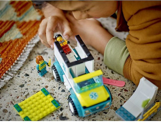 LEGO City Emergency Ambulance And Snowboarder για 4+ Ετών 79τμχ
