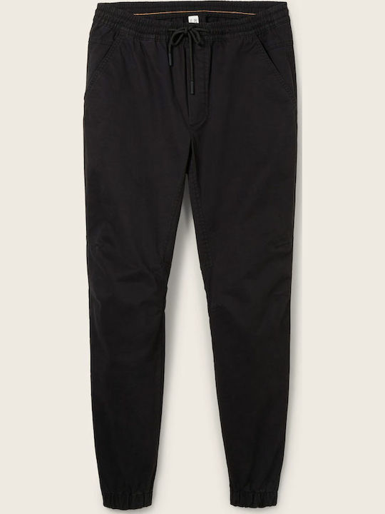 Trousers in Regular Fit Black