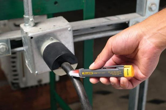 Fluke Ανιχνευτής Τάσης LVD2 με Εύρος Μέτρησης 90 - 90V