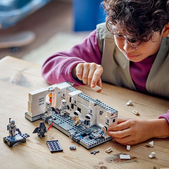LEGO Disney Boarding the Tantive IV για 8+ Ετών 502τμχ