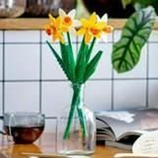 LEGO Botanical Collection Daffodils for 8+ Years 216 Pieces