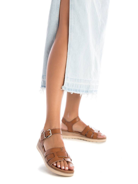 Xti Damen Flache Sandalen in Braun Farbe