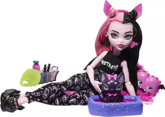 Mattel Creepover Draculaura Κούκλα για 4+ Ετών 30εκ.