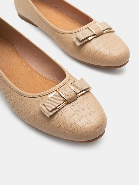 Luigi Synthetic Leather Pointy Ballerinas Beige