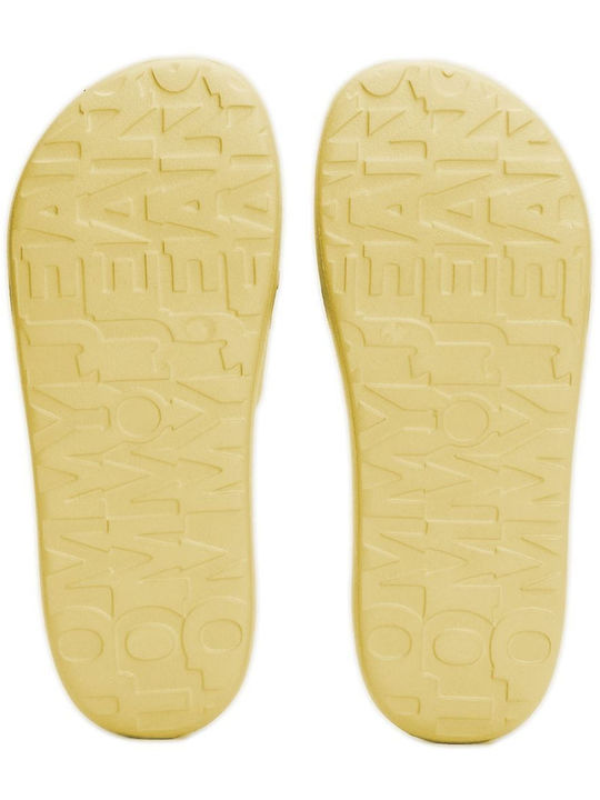 Slides Cu Platformă În Culoare Galbenă