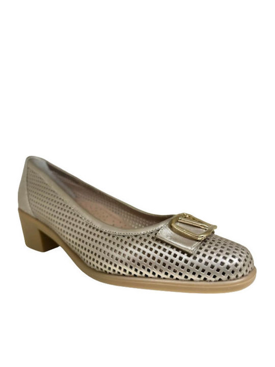 Leder Pumps mit flachem Absatz Beige
