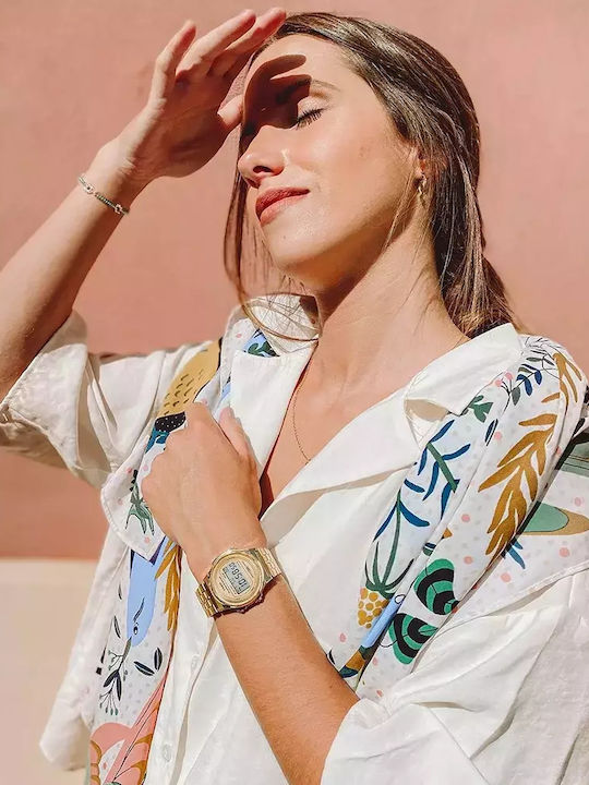 Casio Vintage Iconic Ψηφιακό Γυναικείο Ρολόι 37mm Μπαταρίας με Χρυσό Μεταλλικό Μπρασελέ