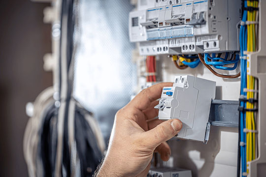 DIN-Schienen-Netzteil mit Ausgang 12V und Leistung 15W 1.25A