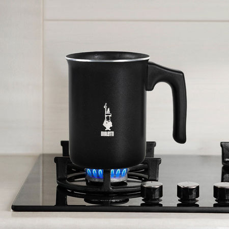 Bialetti Stovetop Espresso Pot 6 Cups Black