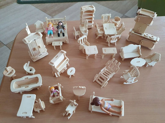 Mobilier pentru căsuță de păpuși