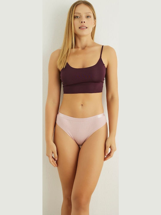 Femeie Brazilia Roz