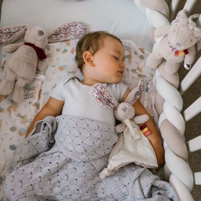 Babyono Κρεμαστό Παιχνίδι Κούνιας και Αυτοκινήτου με Μουσική Rabbit Milly για Νεογέννητα