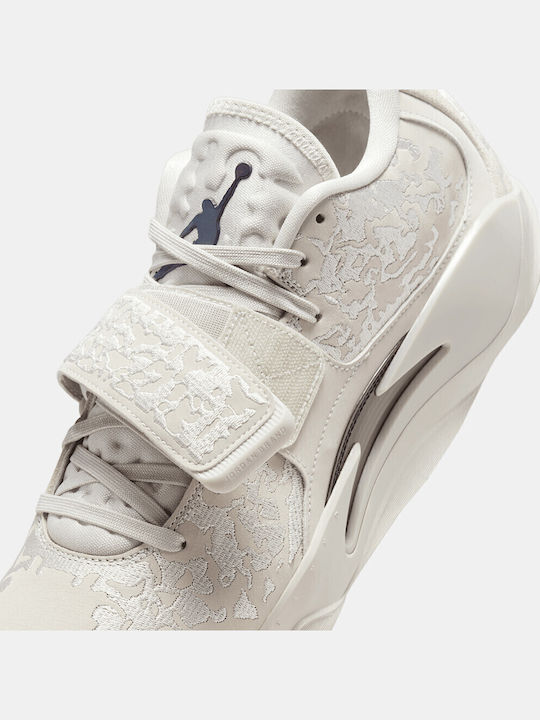 Zion 3 Low Basketball Shoes Light Bone / Sail / Volt