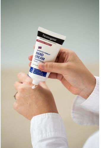 Neutrogena Concentrated Scented Ενυδατική Κρέμα για Σκασμένα Χέρια 75ml