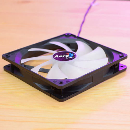 Aerocool Frost 14 Case Fan 140mm (800rpm / 33.4cfm) με RGB Φωτισμό και Σύνδεση 3-Pin / 4-Pin Molex