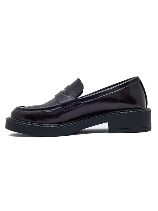 Women's Moccasins in Burgundy Color