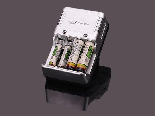 Încărcător Universal Baterii Aa Aaa Zola Dc 2.4v 9v Dc 9.8v Ac 220-230v 50/60 Hz 11 X 7 X 4 Cm