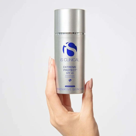 IS Clinical Extreme Protect Mineral Produse cu Protecție Solara Față SPF40 cu Culoare Beige 100gr
