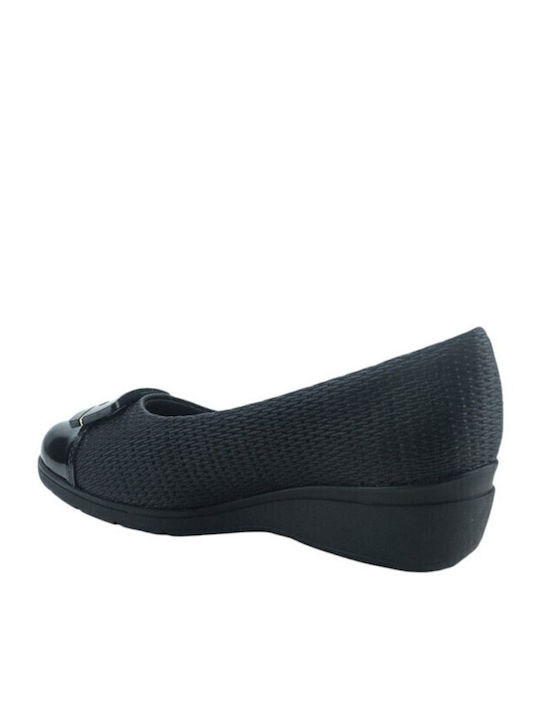 Women's Moccasins in Black Color