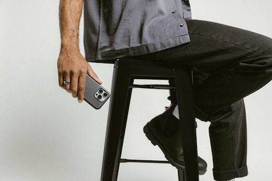 Nomad Modern Horween Umschlag Rückseite Leder 0.75mm Schwarz (iPhone 17 Pro Max / iPhone 17 Pro / iPhone 16 Pro Max)