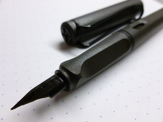 Lamy Safari Fountain Pen Broad Grey Made of Plastic with Black Ink
