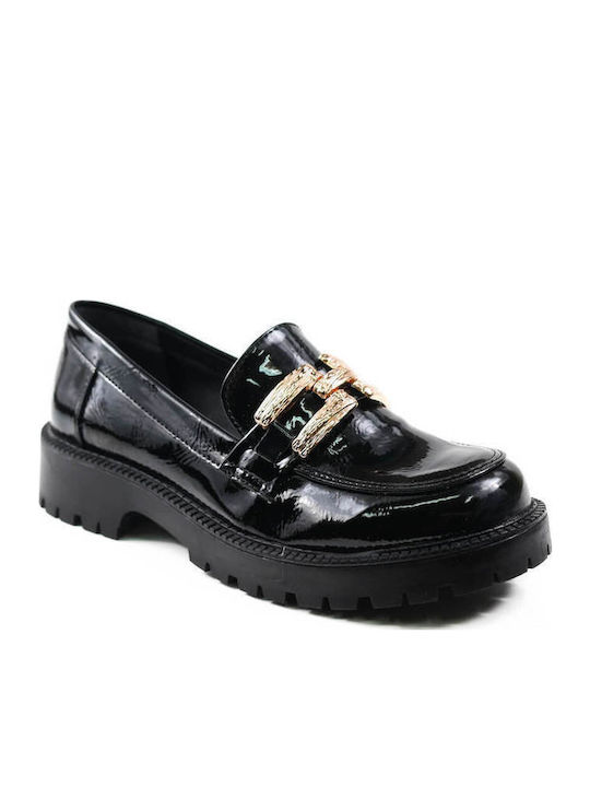 Schwarze griechische Loafer mit gehämmerter Verzierung
