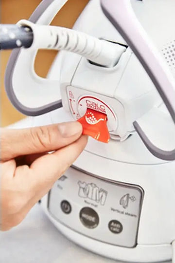 Tefal Express Anti-Scale Steam Ironing Station 6.2bar with 1.8lt Container