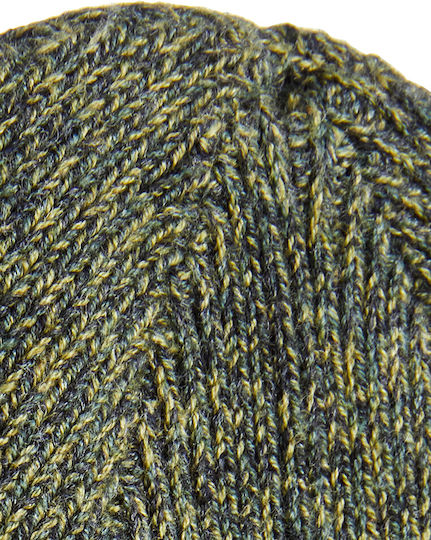 Beanie Beanie Knitted in Green color