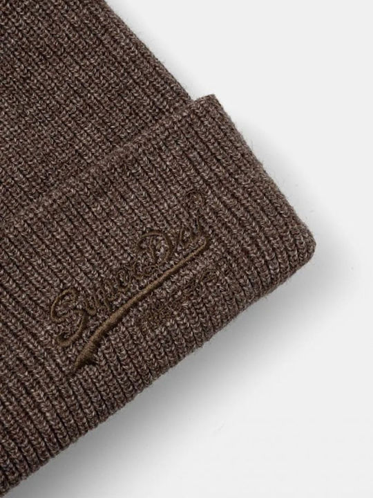 Superdry Essential Logo Beanie Beanie Knitted in Brown color