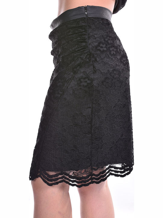 Пола Black