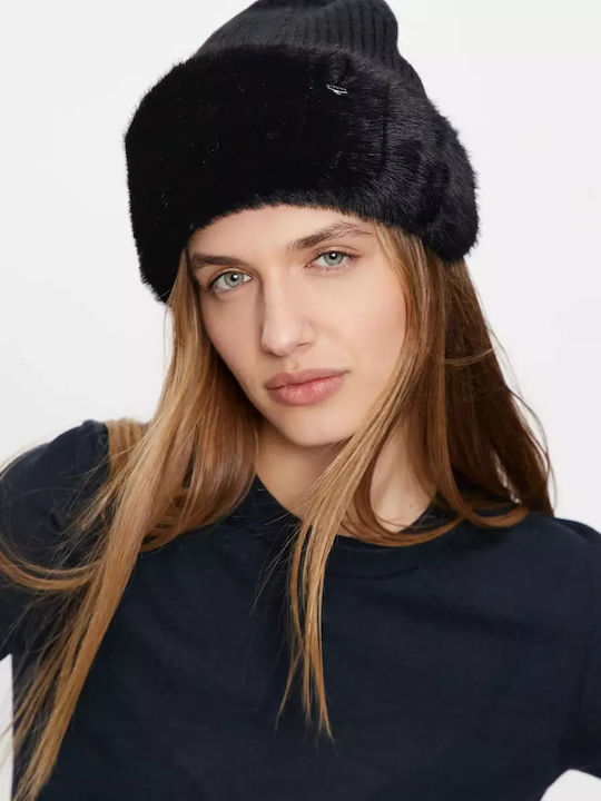 Guess Beanie Beanie Knitted in Black color