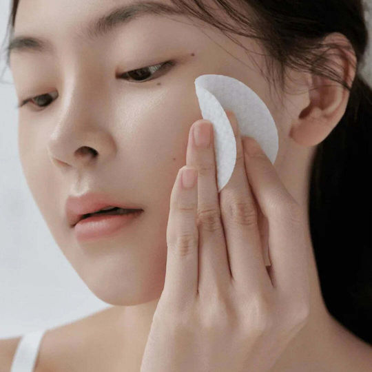 Celimax Peeling for Face & Lips in 60 Pads for Sensitive Skin